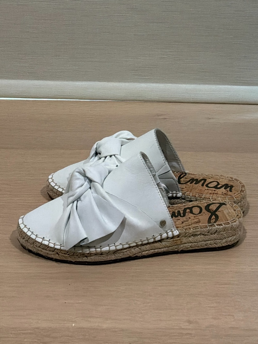 Kids White Knot Slip-On Sandals